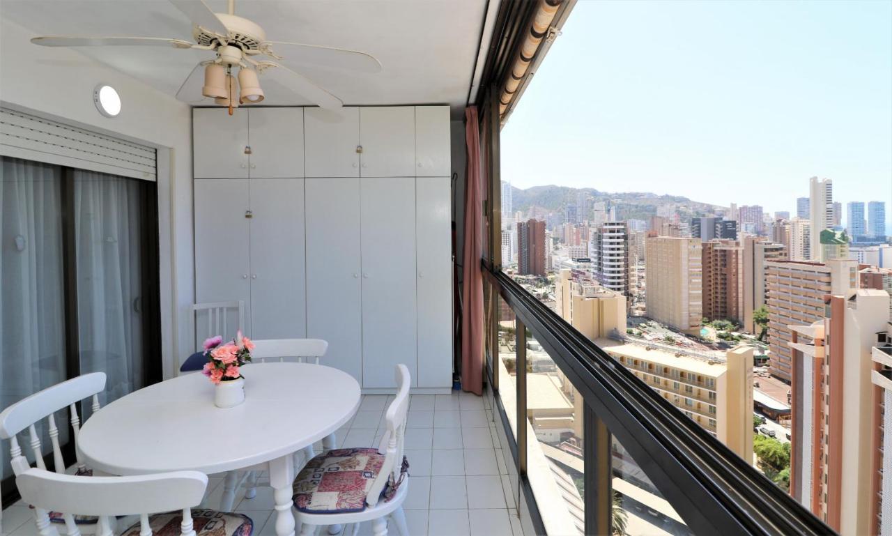 Gemelos 2 18-E Benidorm Bagian luar foto